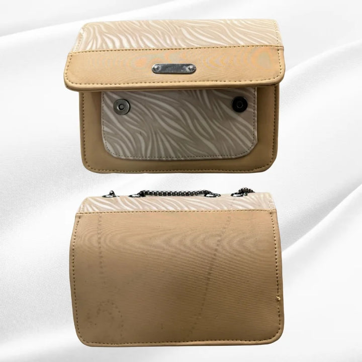 Luxury Women’s Shoulder Bag in Beige Faux Leather for Casual, Work, and Formal Use Elegant faux leather shoulder bag